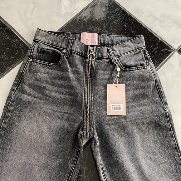 Black vintage style jean from Revice Denim-Yin Yang / Into the Groove - Picture 4 of 6